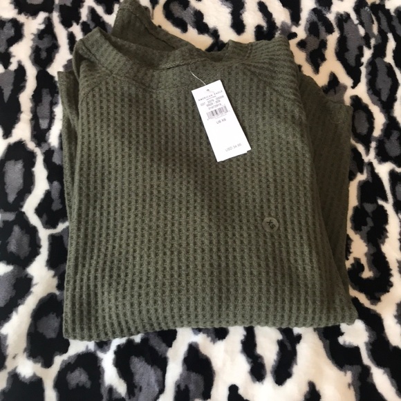 American Eagle Outfitters Tops - New with tags American eagle long sleeve!